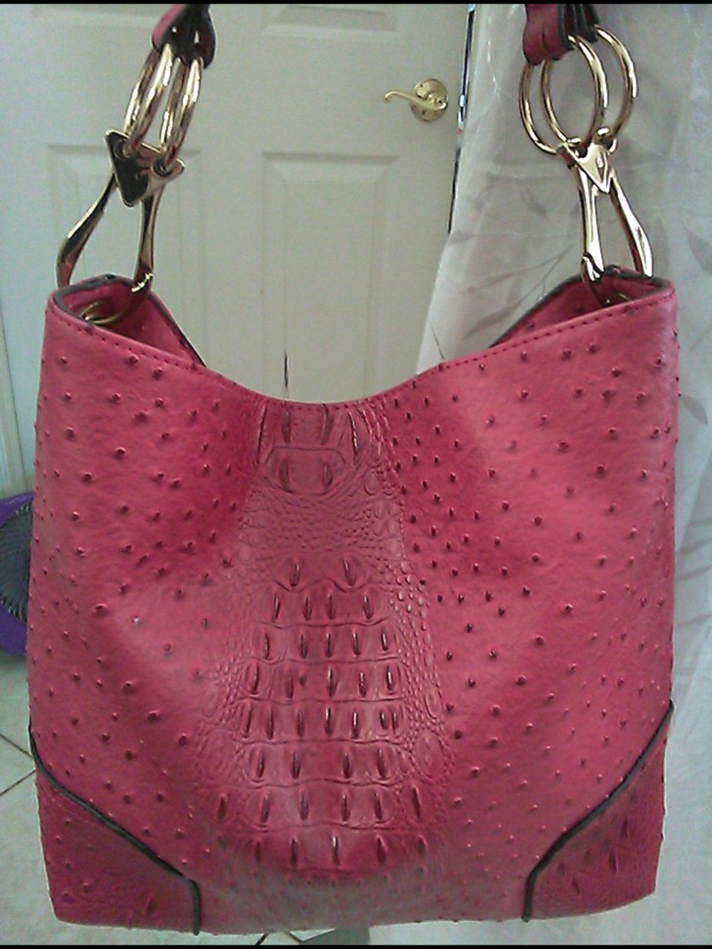 Beautiful FASHION Faux OSTRICH Leather Pink Shoulder Bag W/ LARGE Gold Hardware